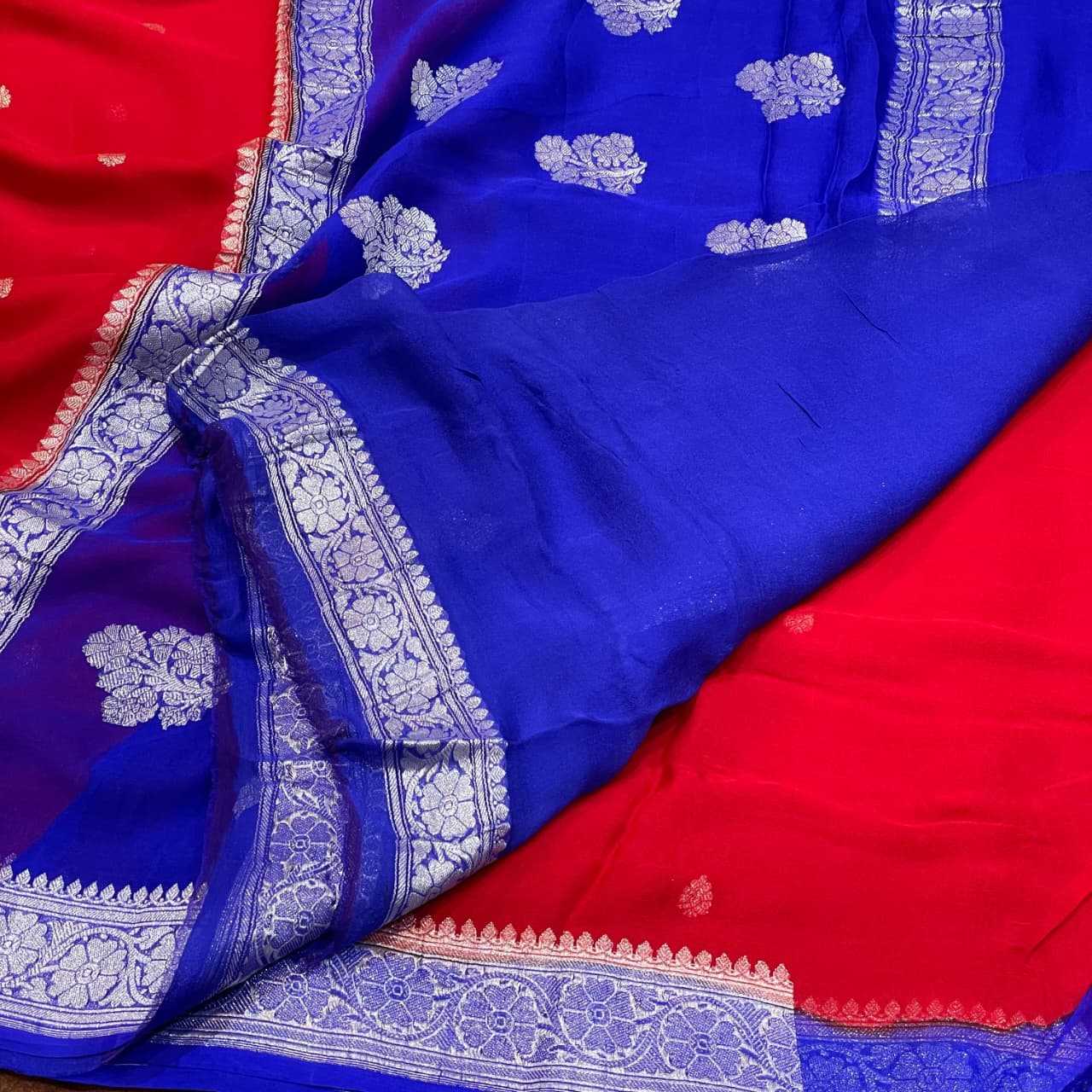 100% Pure Banarasi Khaddi Chiffon Silver Zari Kadwa Buti Handloom Saree Red With Royal Blue Colour
