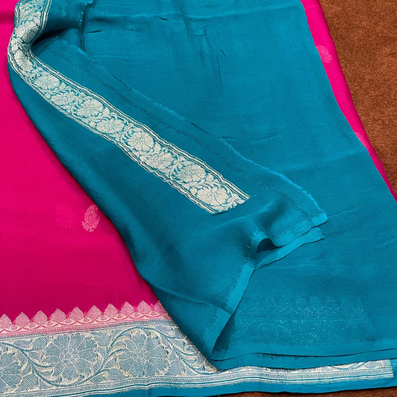 100% Pure Banarasi Khaddi Chiffon Silver Zari Kadwa Buti Handloom Saree Rani Pink With Rama Green