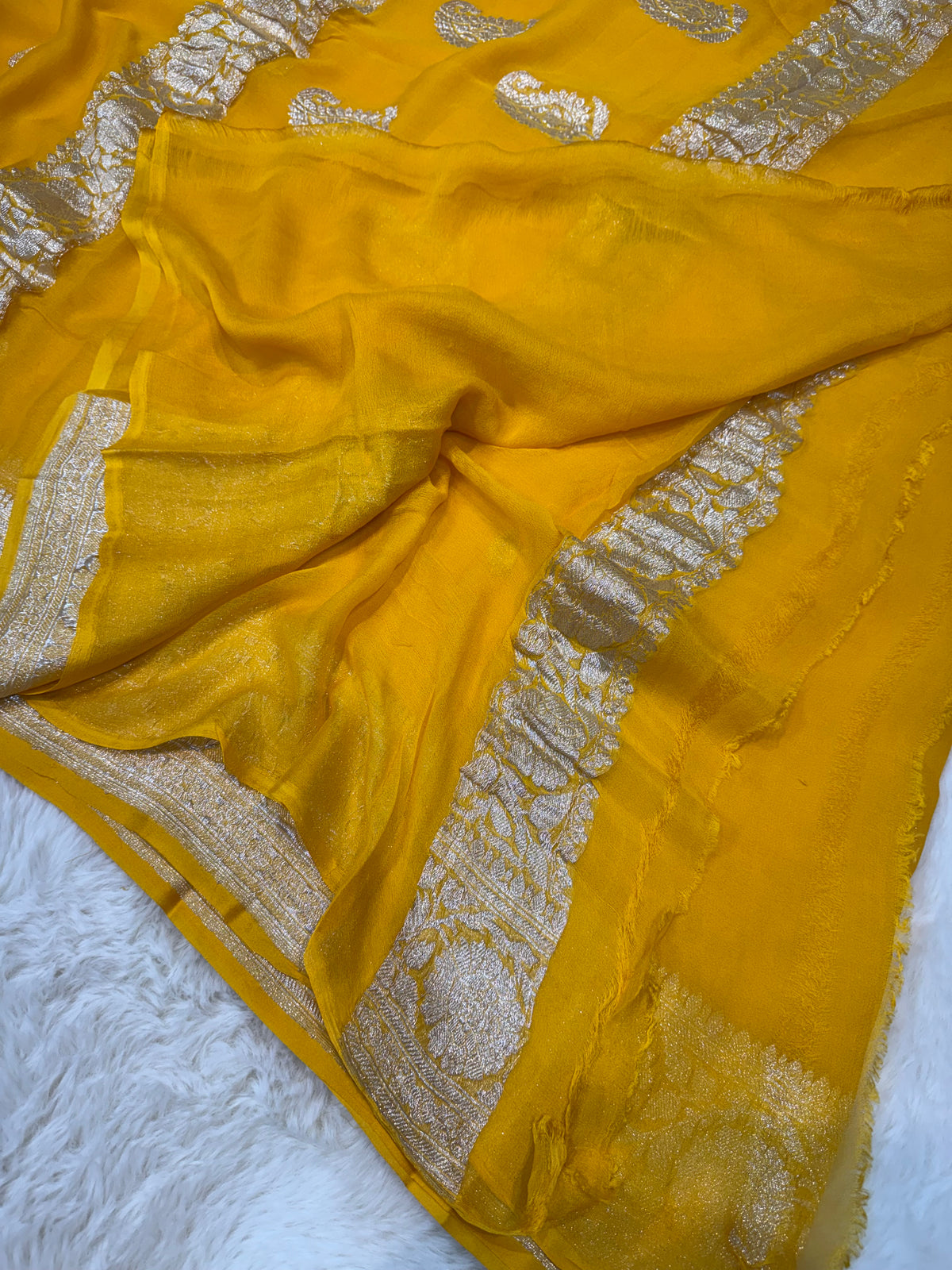 100% Pure Banarasi Khaddi Chiffon Silver Zari Kadwa Buti Handloom Mango Yellow Color
