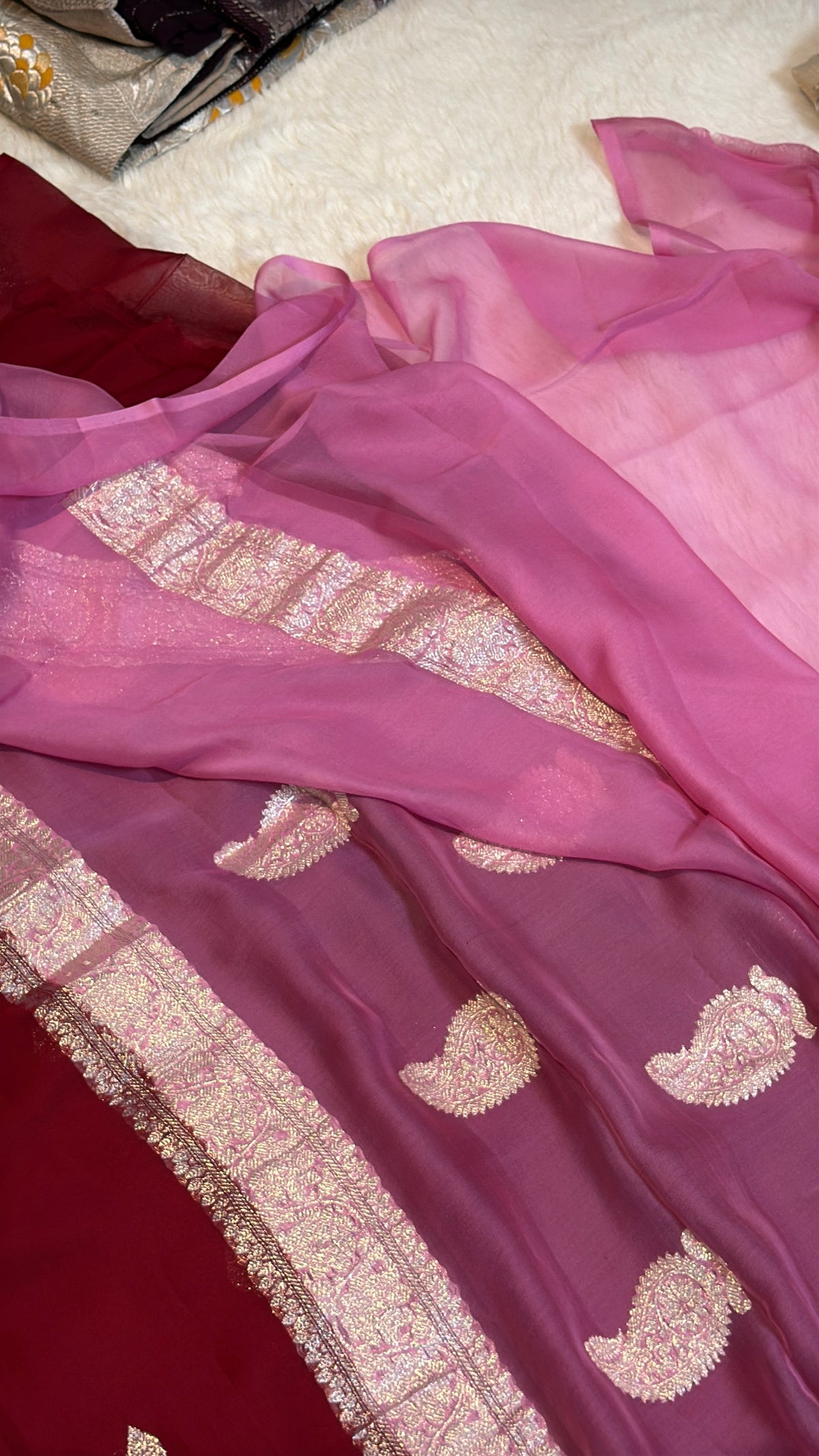 100% Pure Banarasi Khaddi Chiffon Silver Zari Kadwa Buti Handloom Maroon with Onion pink Color