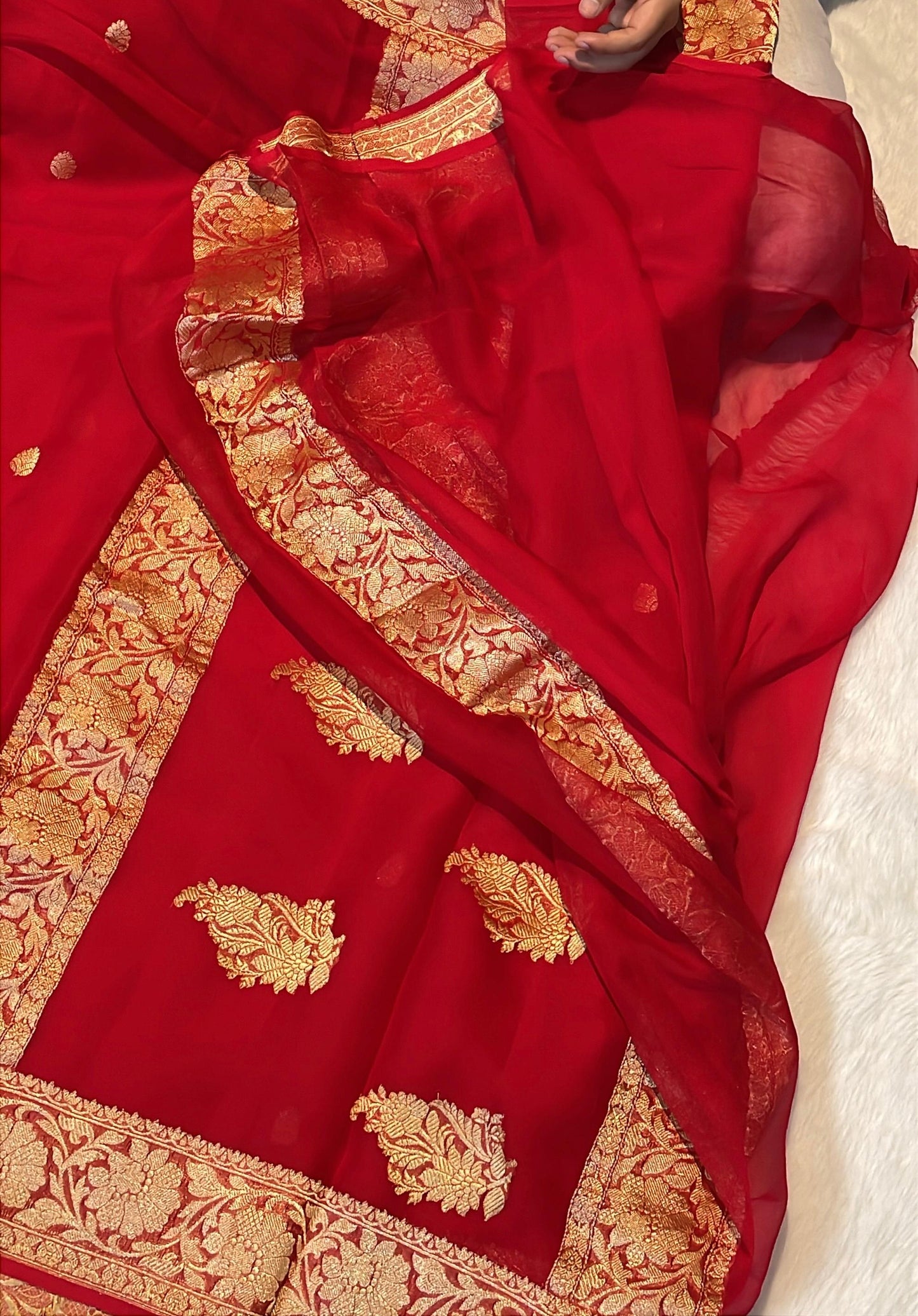 100% Pure Banarasi Khaddi Chiffon Gold/Antique Zari Kadwa Buti Handloom Saree Red Color