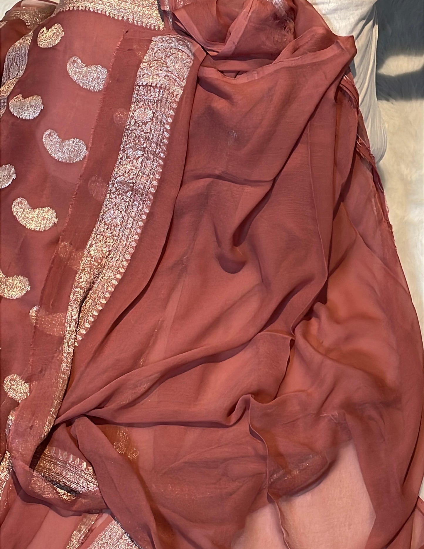 100% Pure Banarasi Khaddi Chiffon Silver Zari Kadwa Buti Handloom Saree Dusty Copper Color