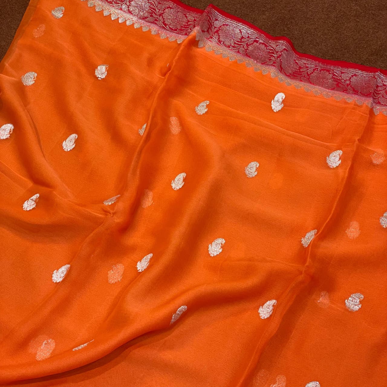 100% Pure Banarasi Khaddi Chiffon Silver Zari Kadwa Buti Handloom Saree Orange With Red Colour
