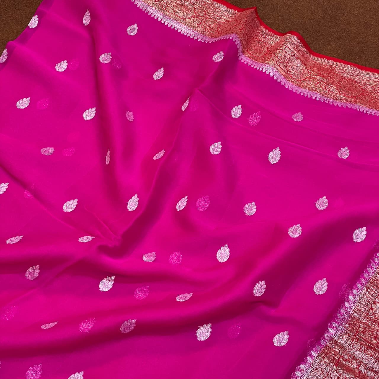 100% Pure Banarasi Khaddi Chiffon Silver Zari Kadwa Buti Handloom Saree Rani Pink With Red Colour