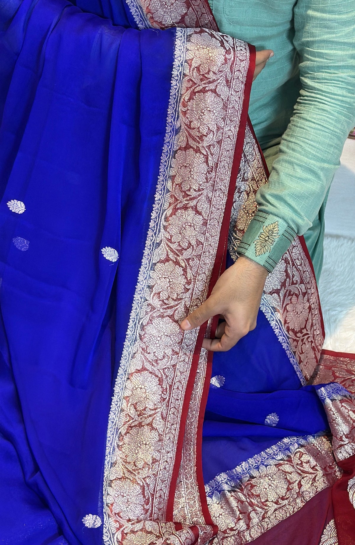 100% Pure Banarasi Khaddi Chiffon Silver Zari Kadwa Buti Handloom Royal Blue with Maroon Color