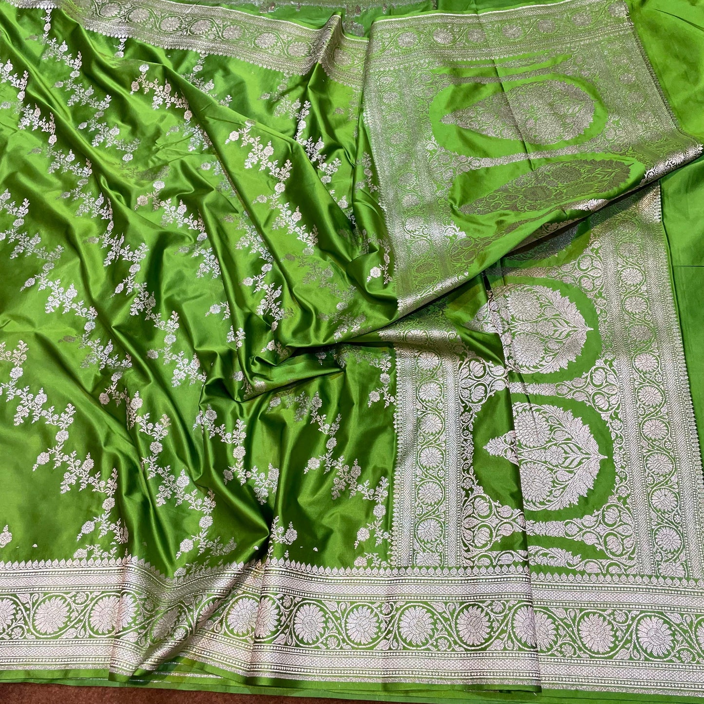 Parrot Green Silky Mashru Silk Saree