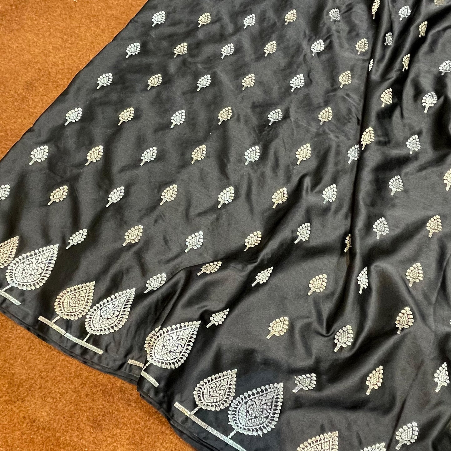 Banarasi Mashru Silk Row Mango Sona Rupa Buti Saree