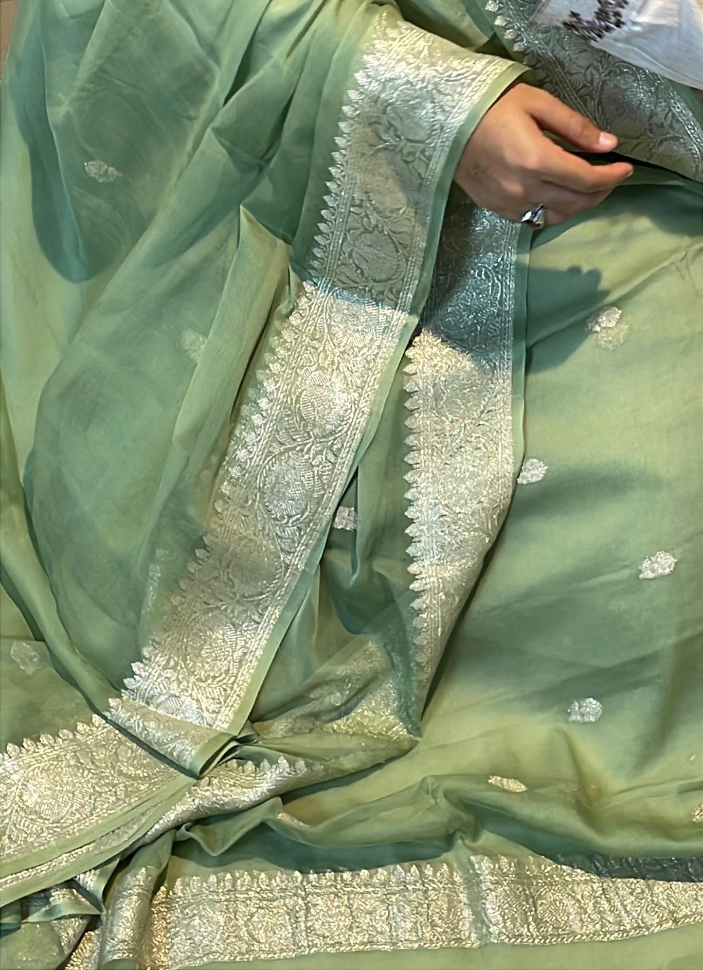100% Pure Banarasi Khaddi Chiffon Silver Zari Kadwa Buti Handloom Saree Sage Green Color
