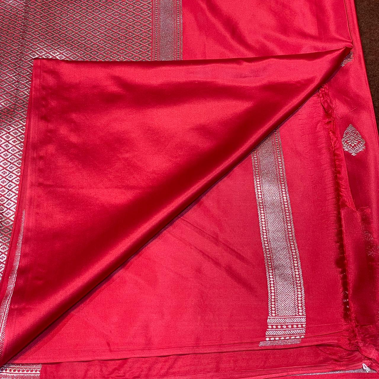 Mashru Silk Saree Bright Red Color with Scallop Border All Over Boota MSW-07