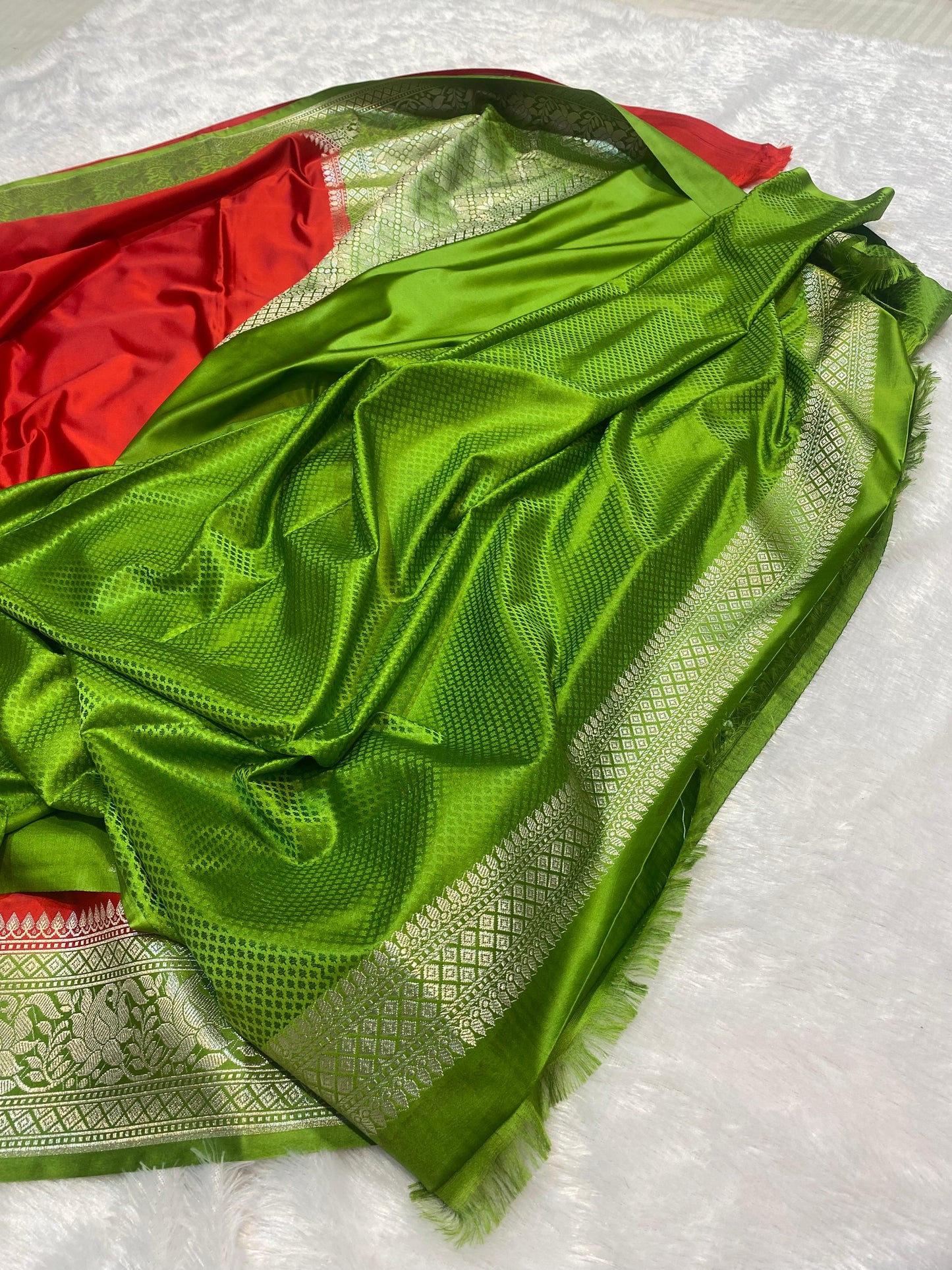 Mashru Silk Saree Red with Bottle Green Color With Floral Border MSW46