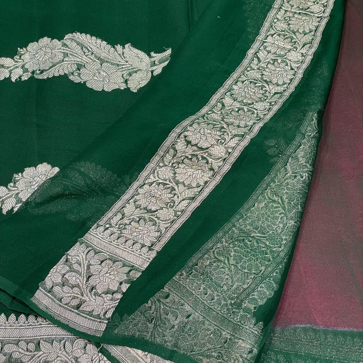 100% Pure Banarasi Khaddi Chiffon Silver Zari Kadwa Buti Handloom Saree Rani Pink With Bottle Green