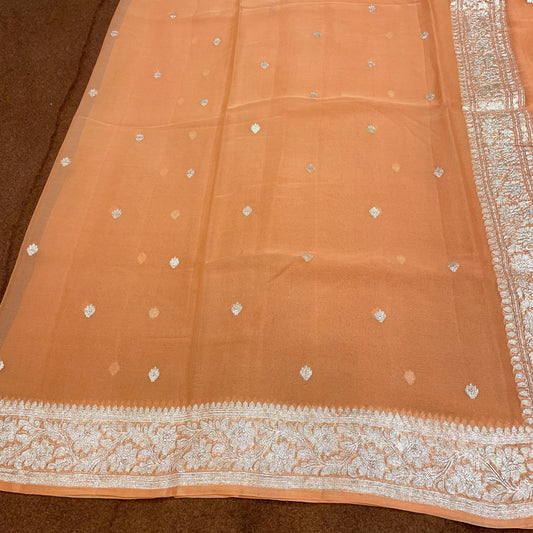 100% Pure Banarasi Khaddi Chiffon Silver Zari Kadwa Buti Handloom Saree Peach Colour
