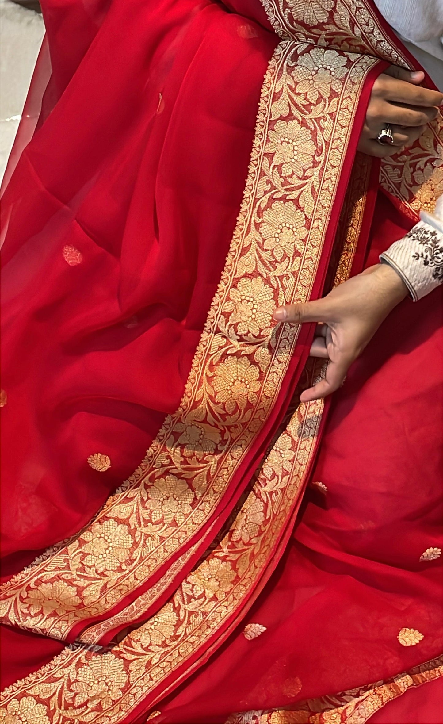 100% Pure Banarasi Khaddi Chiffon Gold/Antique Zari Kadwa Buti Handloom Saree Red Color