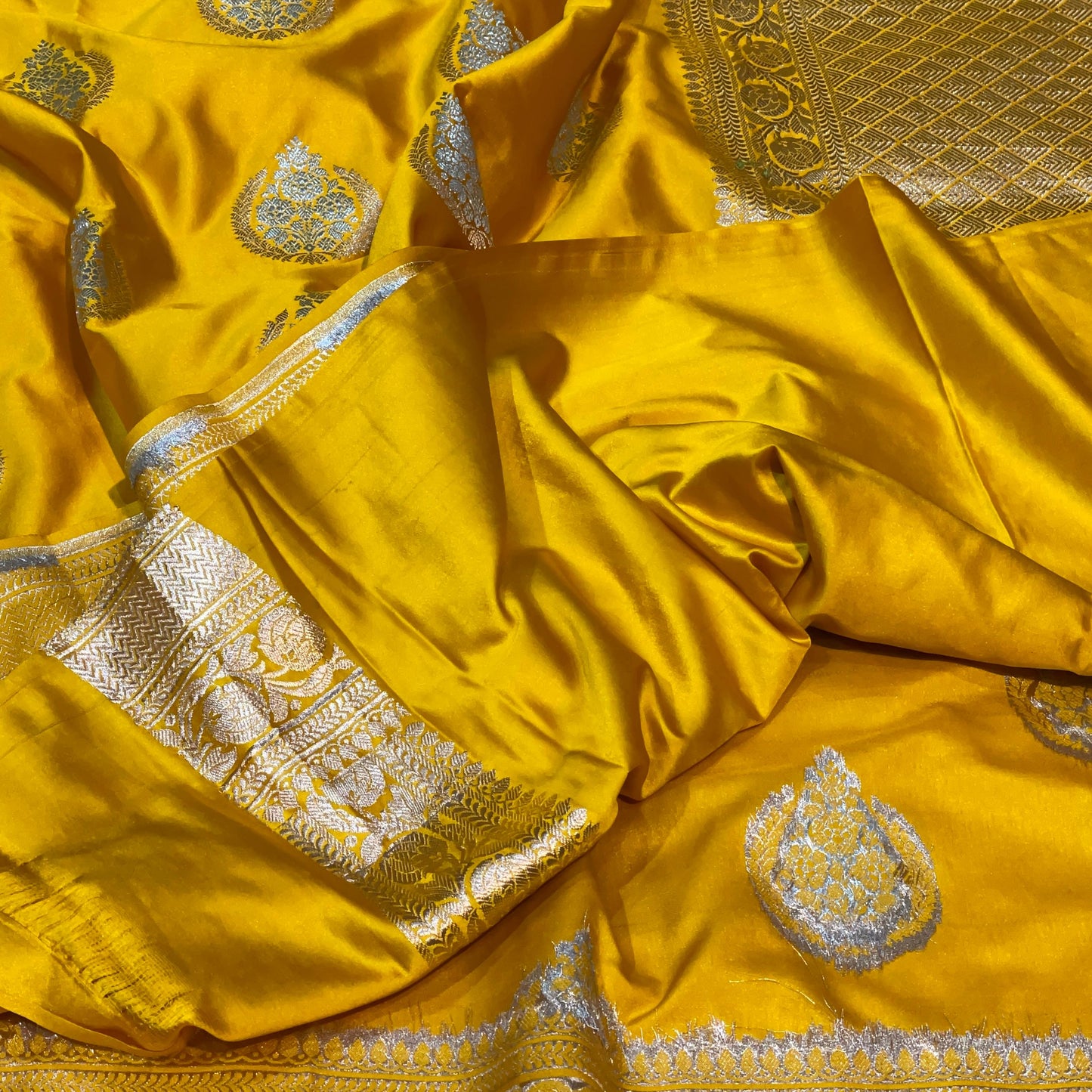 Mashru Silk Banarasi Saree Allover Water Gold Zari Weaving