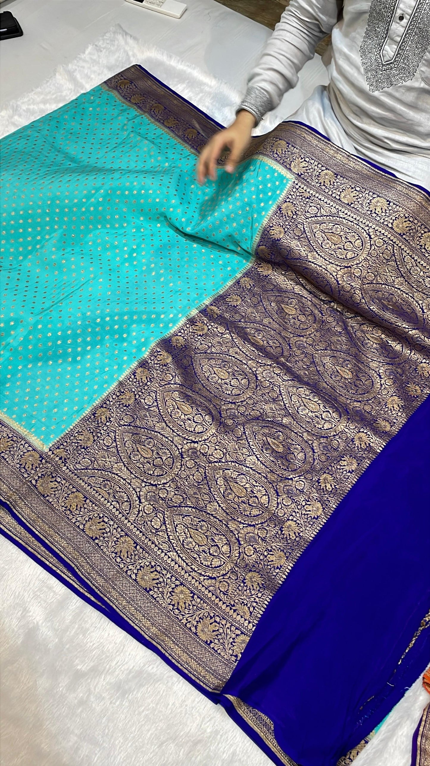 Pure Banarasi Khaddi Crape Silk Handloom Saree with Traditional Corners Firozi With Navy Blue