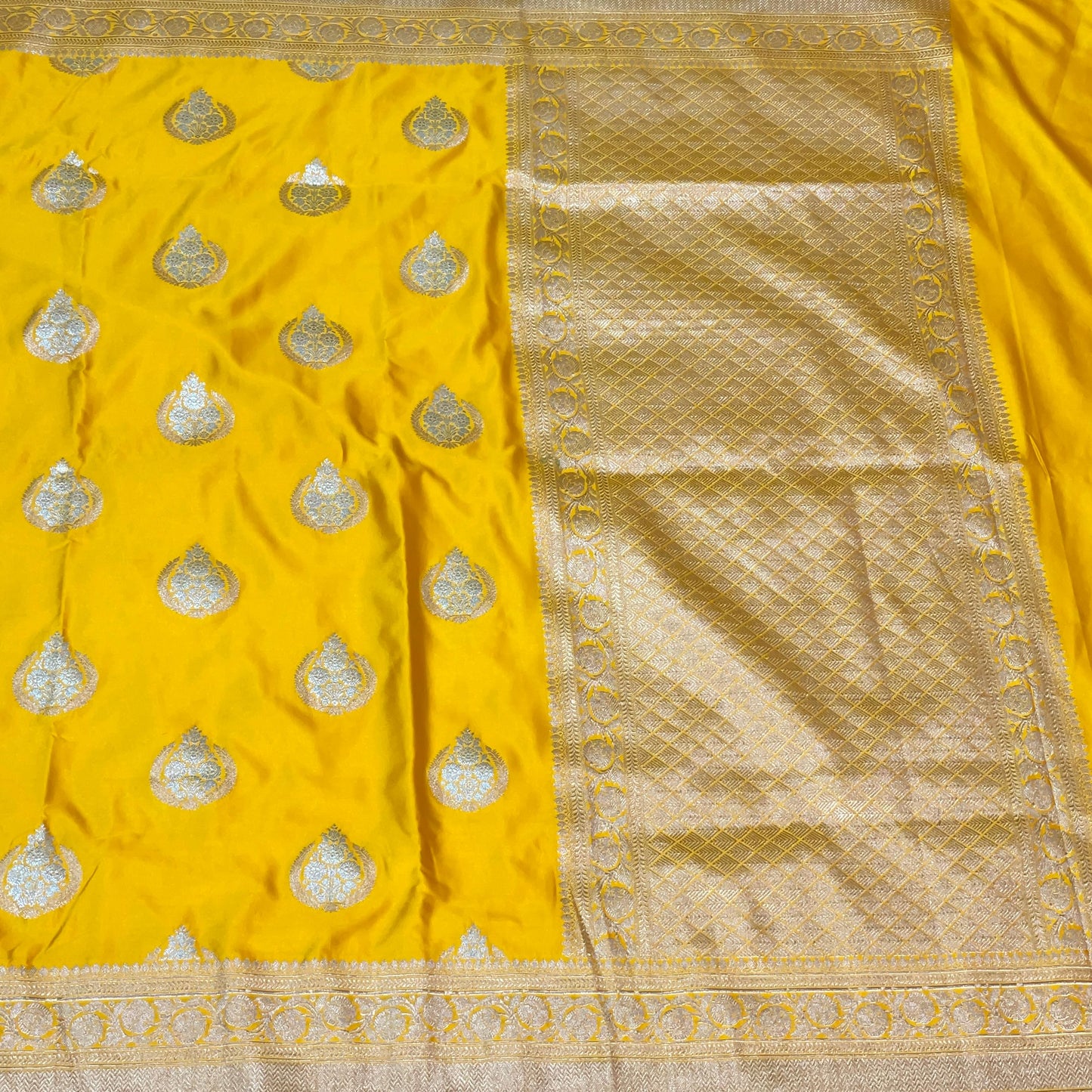 Mashru Silk Banarasi Saree Allover Water Gold Zari Weaving