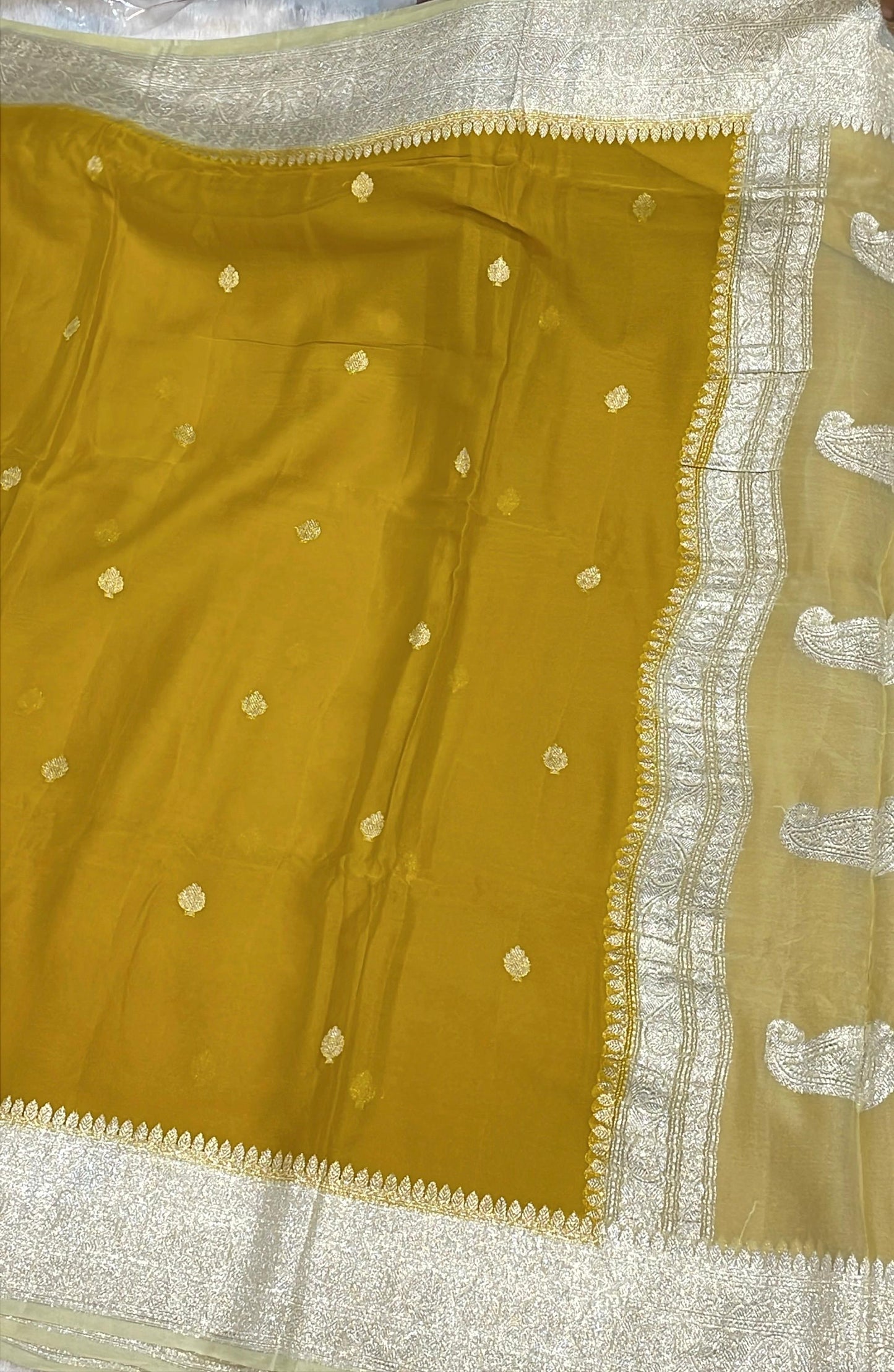 100% Pure Banarasi Khaddi Chiffon Silver Zari Kadwa Buti Handloom Saree Mango Yellow with lemonish Yellow Colour