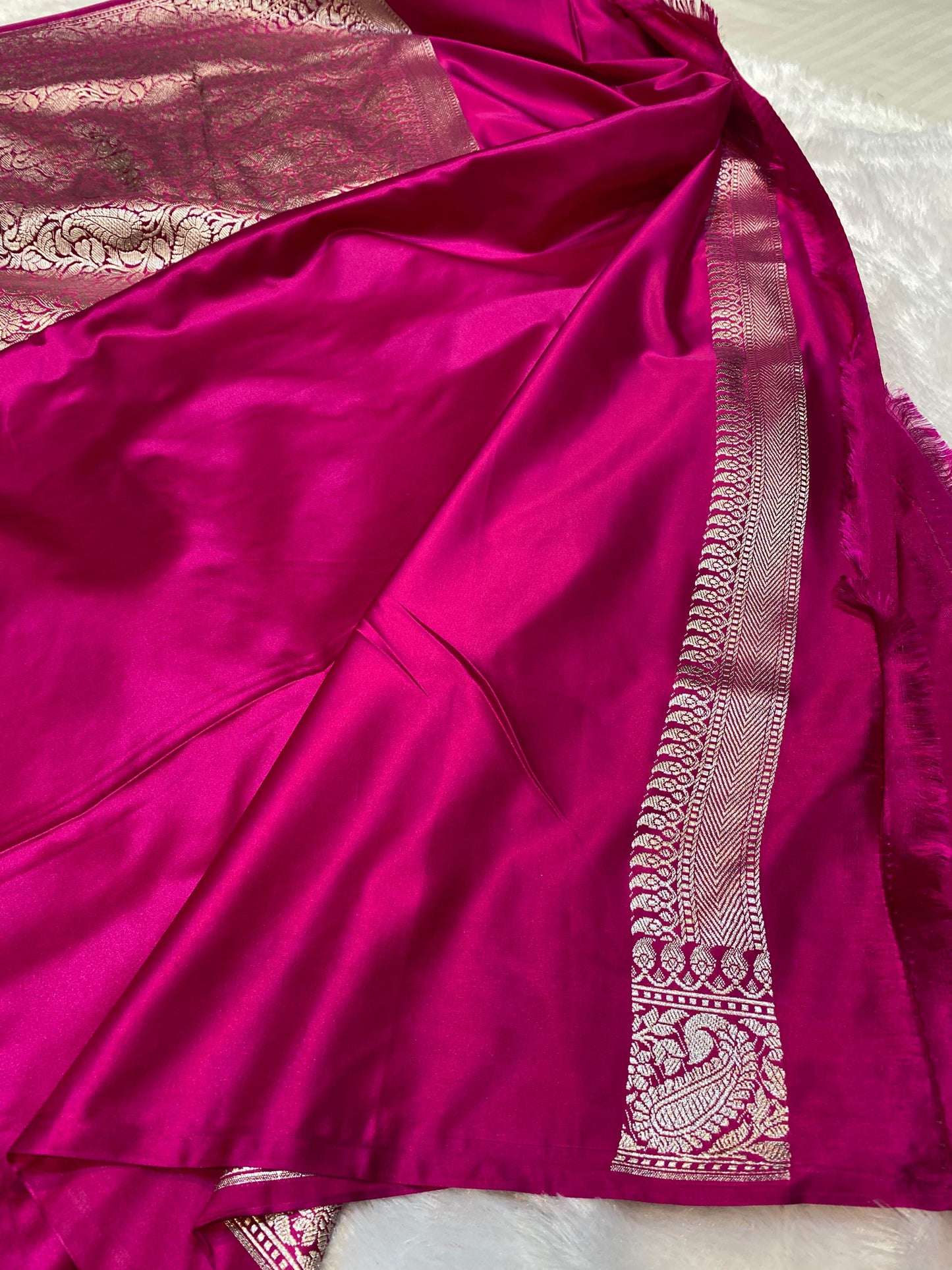 Mashru Silk Saree Velvet Pink Drape Color With Floral Border And Buti  MSW28