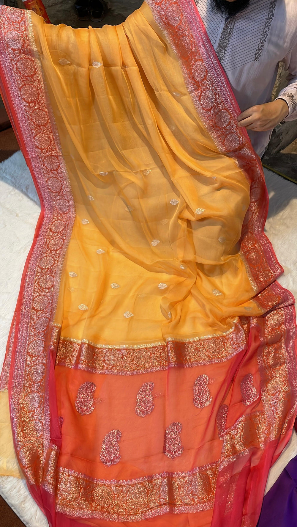 100% 3D Shades Pure Banarasi Khaddi Chiffon Silver Zari Kadwa Buti Handloom Saree