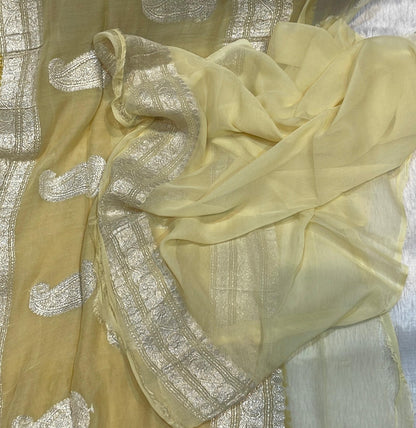 100% Pure Banarasi Khaddi Chiffon Silver Zari Kadwa Buti Handloom Saree Mango Yellow with lemonish Yellow Colour