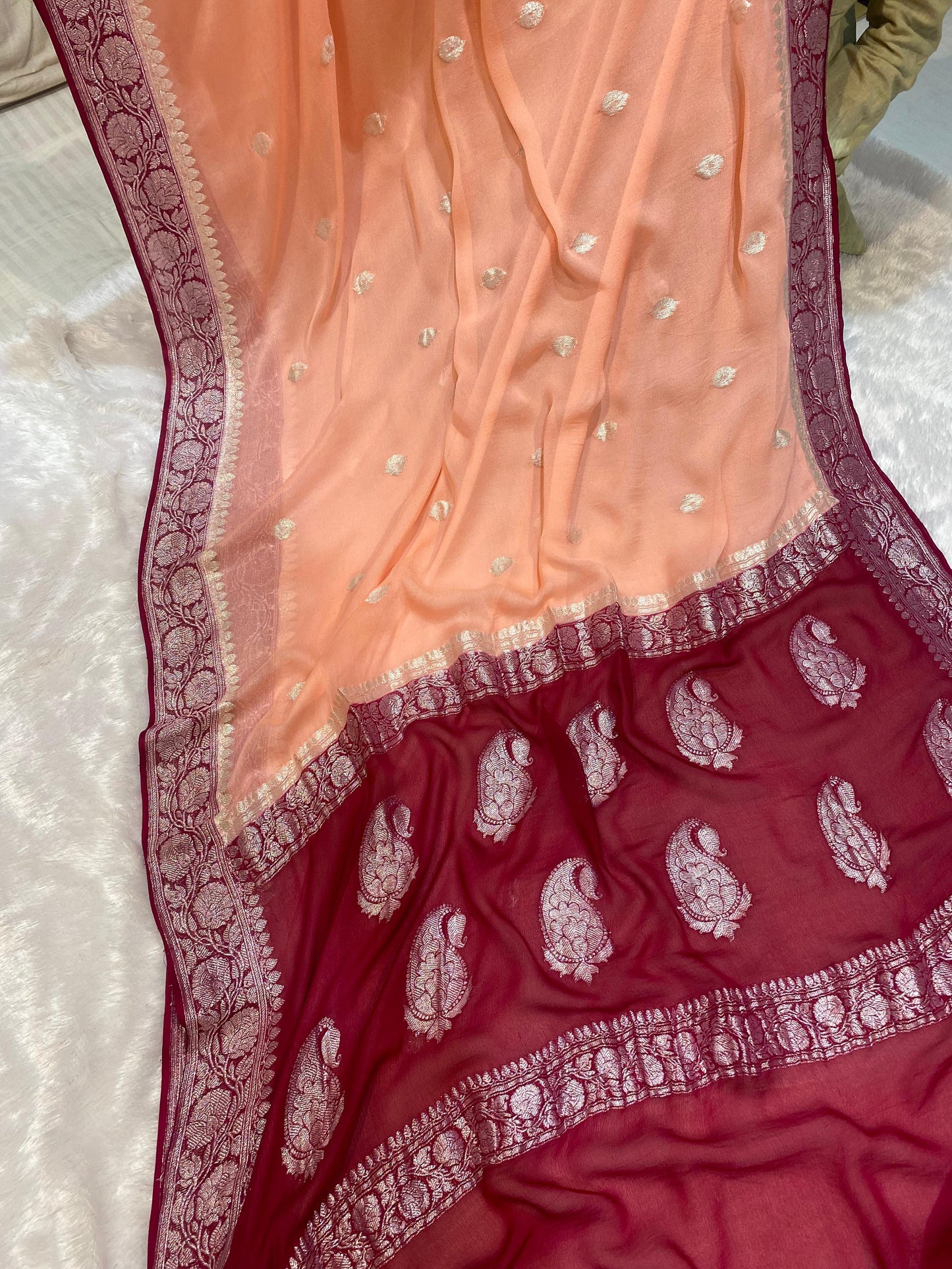 100% Pure Banarasi Khaddi Chiffon Silver Zari Kadwa Buti Handloom Saree Peach Pink Colour