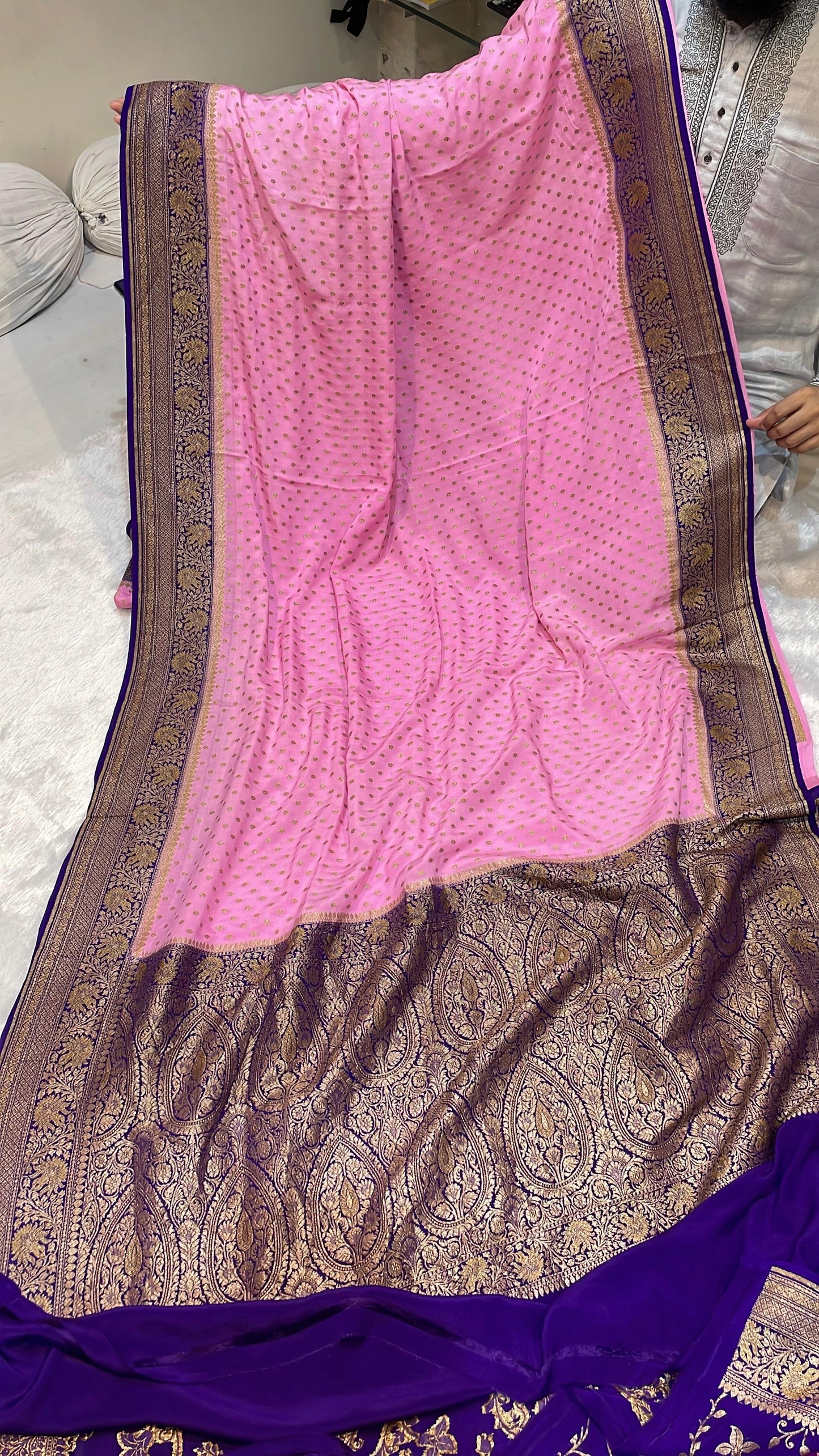 Pure Banarasi Khaddi Crape Silk Handloom Saree with Traditional Corners Baby Pink with Purple color