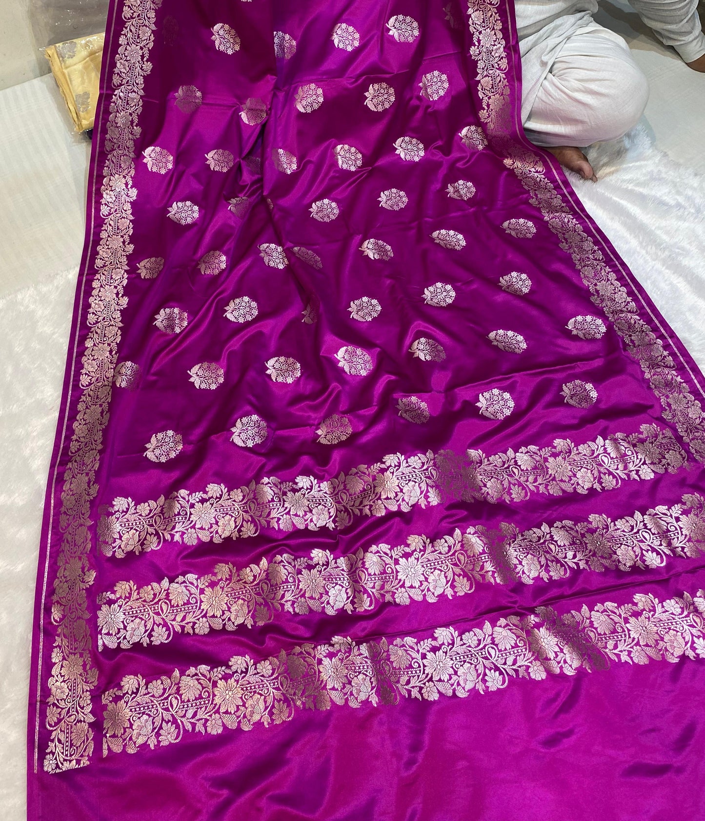 Mashru Silk Saree Rani Pink Color With Floral Border All Over Flower Boota MSW21