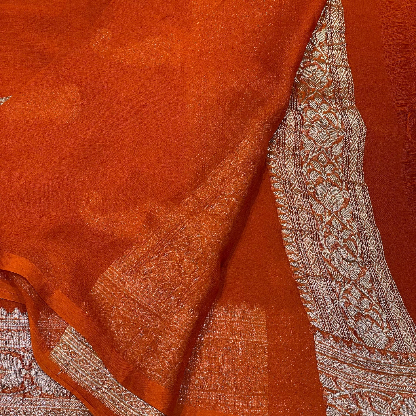 100% Pure Banarasi Khaddi Chiffon Silver Zari Kadwa Buti Handloom Saree Orangish Rust Colour