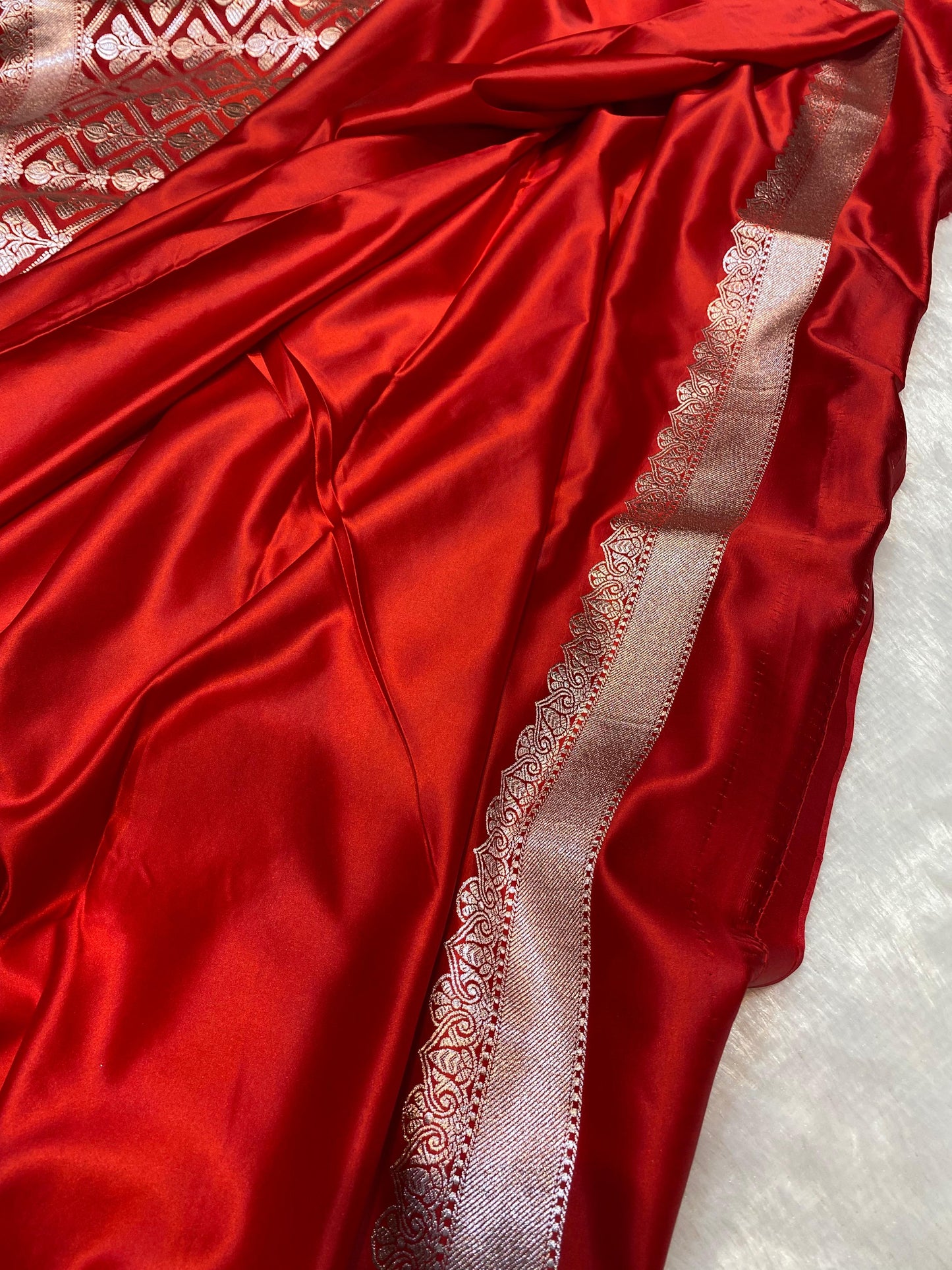 Mashru Silk Saree Imperial Red Glow Color With Floral Border All Over Mango Boota MSW25
