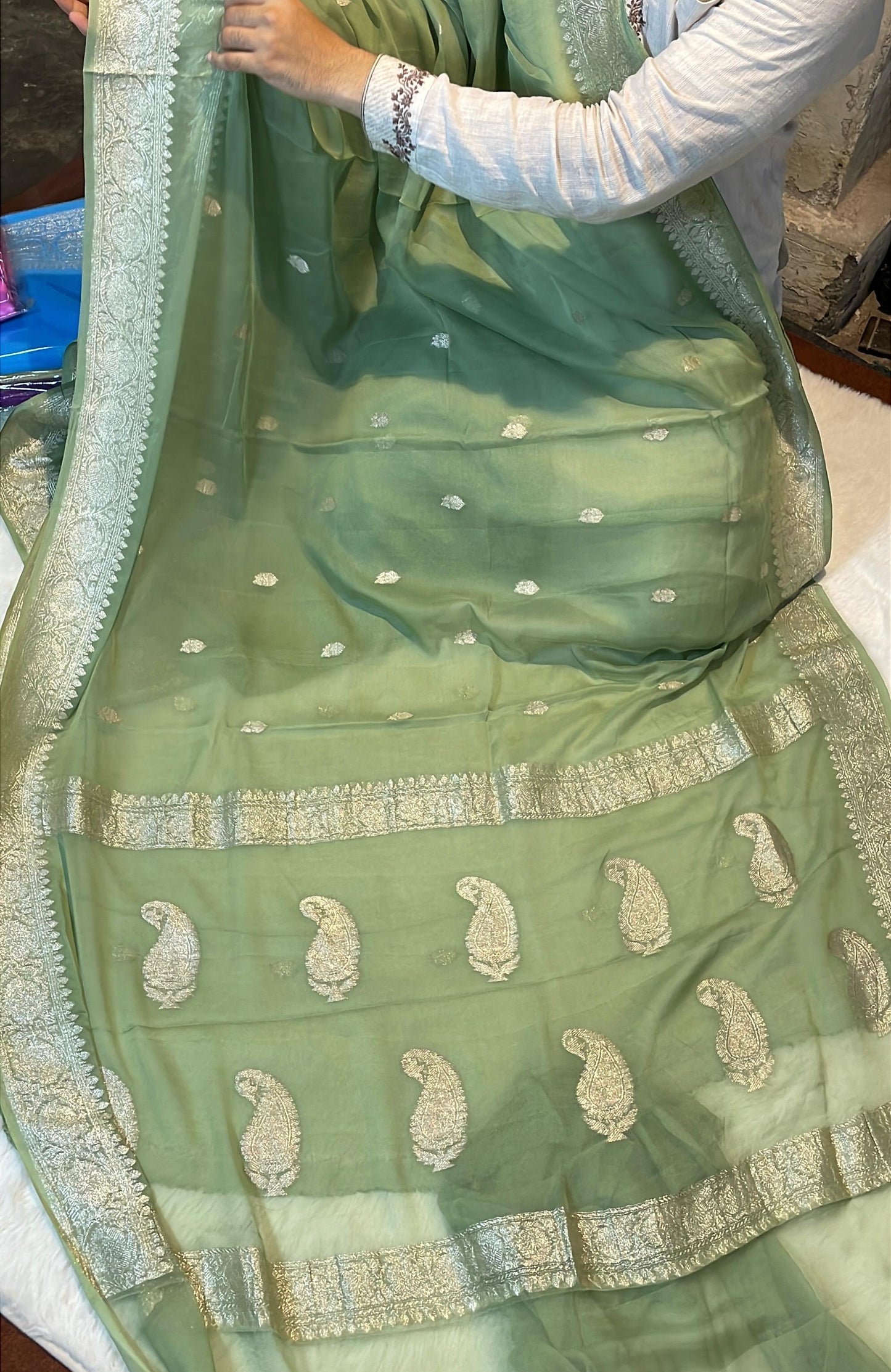 100% Pure Banarasi Khaddi Chiffon Silver Zari Kadwa Buti Handloom Saree Sage Green Color