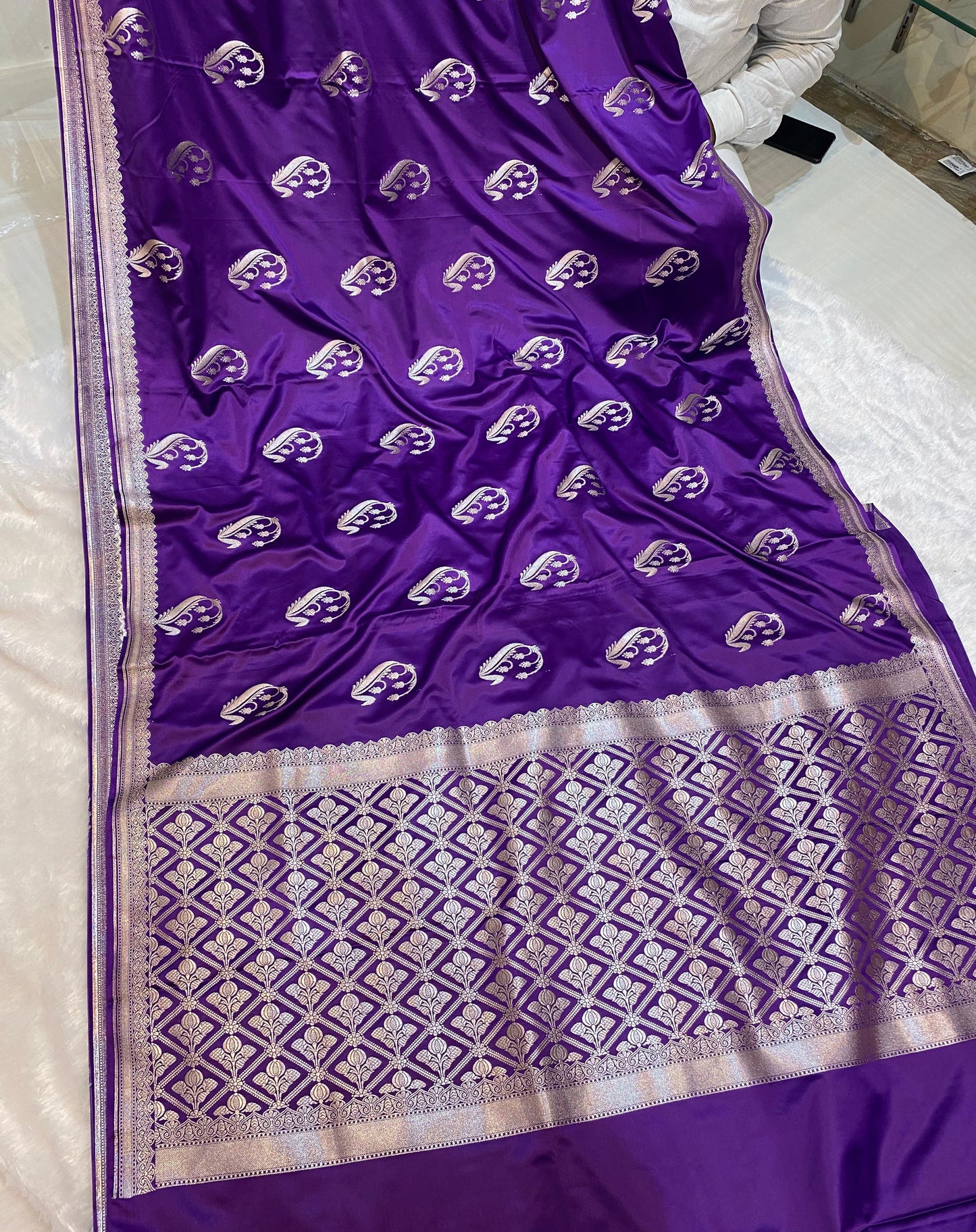 Mashru Silk Saree Regal Orchid Violet Color With Floral Border All Over Mango Boota MSW26