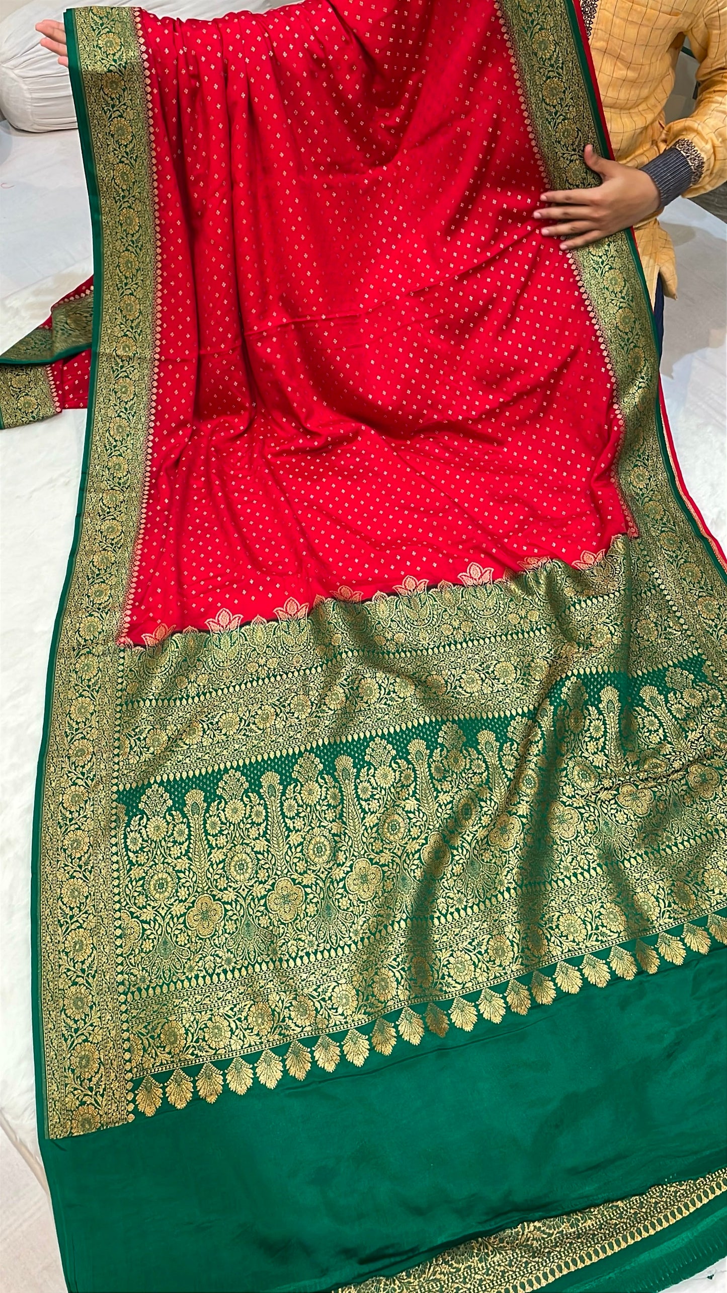 Pure Banarasi Khaddi Crape Silk Handloom Saree with Traditional Corners Red With Green Color