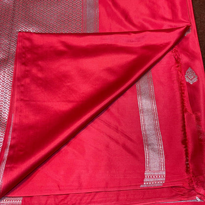 Scallop Style Boder Mashru Silk Saree Bright Red Color