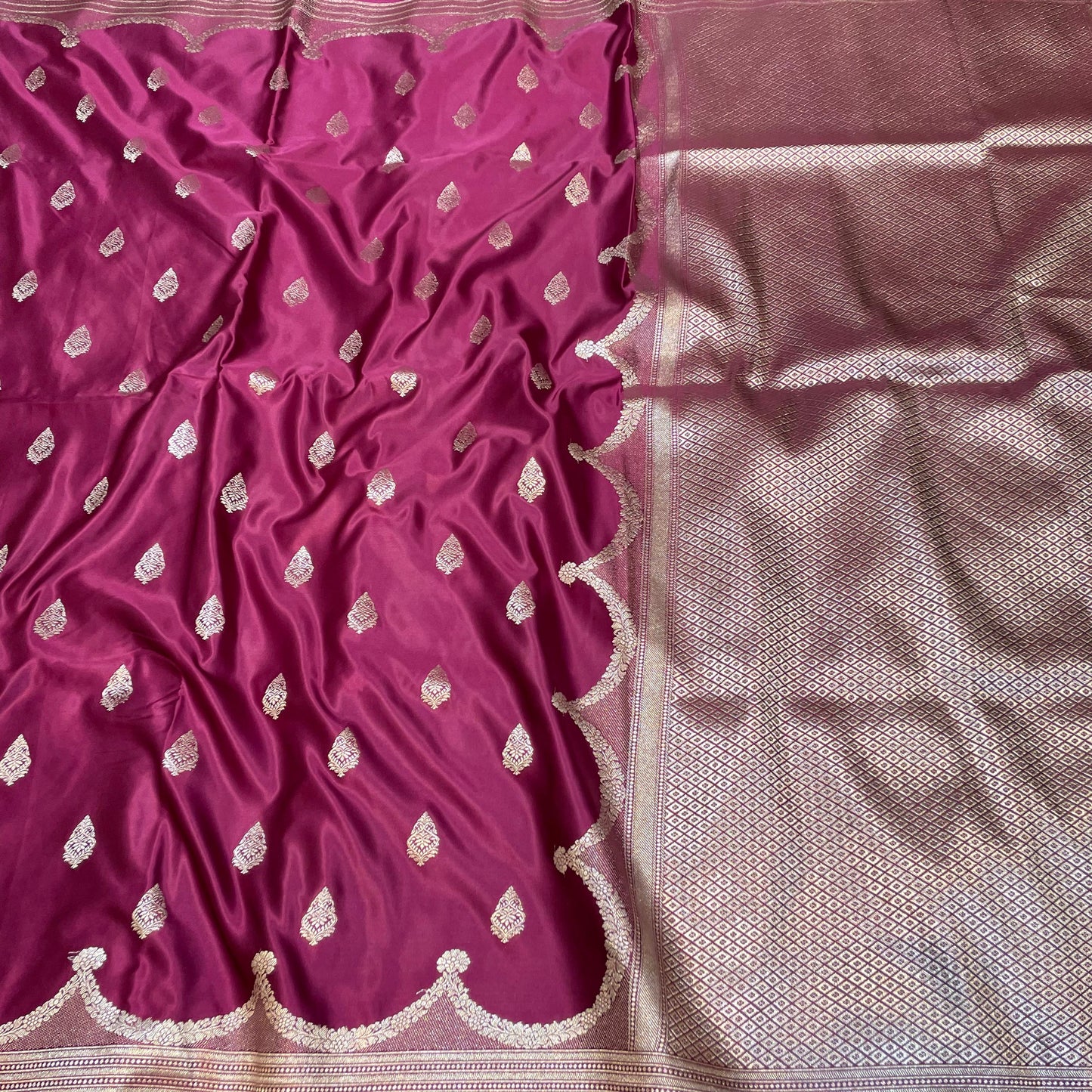 Scallop Style Boder Mashru Silk Saree