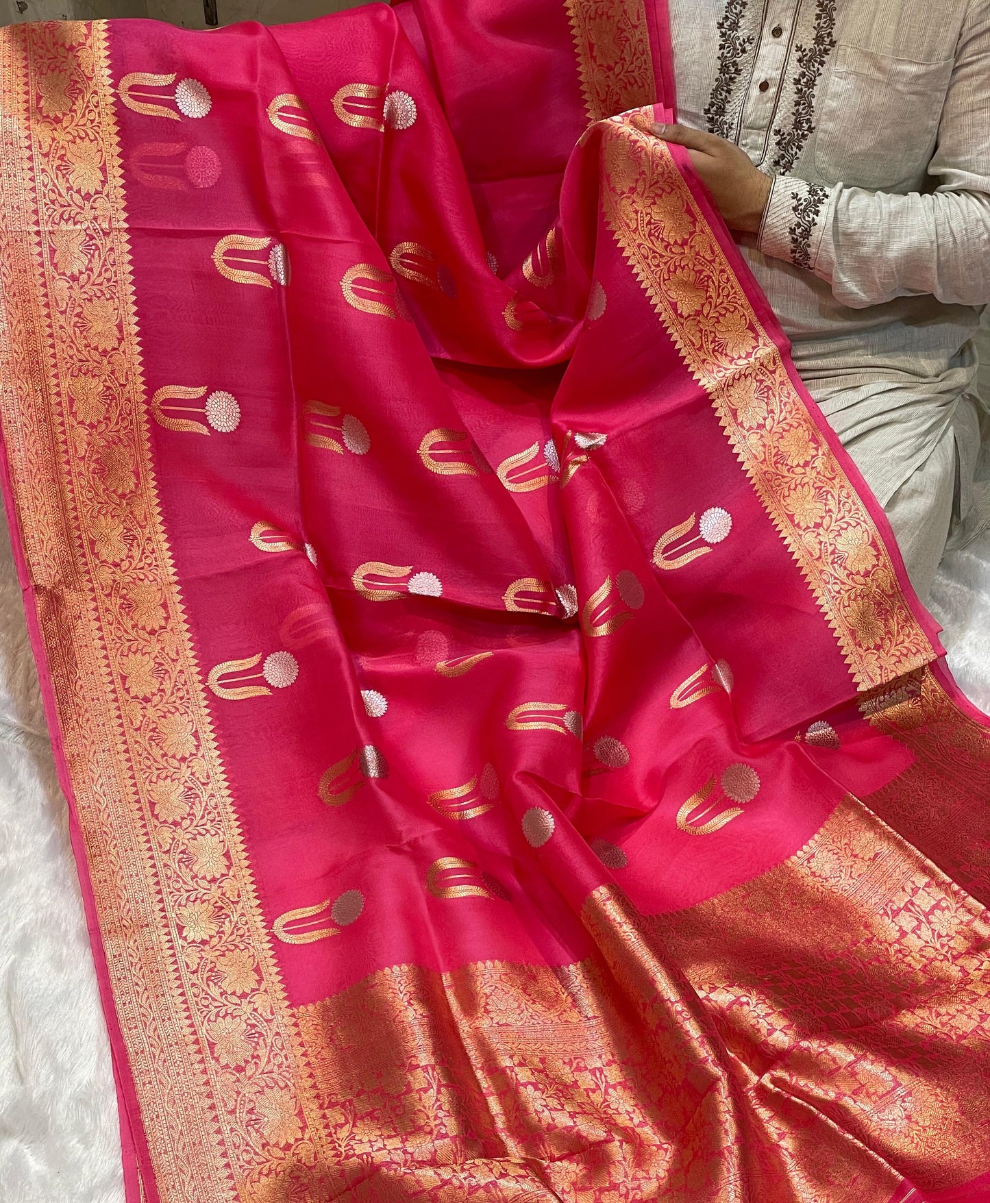 Gazri Pink Color Pure Kora Organza Banarasi Handloom Saree's
