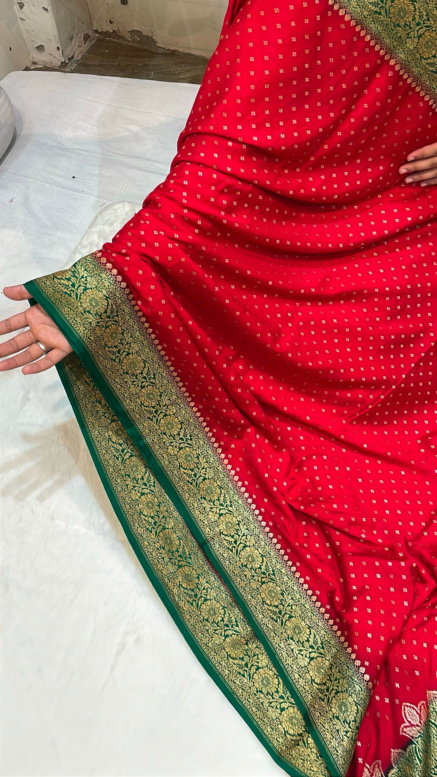 Pure Banarasi Khaddi Crape Silk Handloom Saree with Traditional Corners Red With Green Color