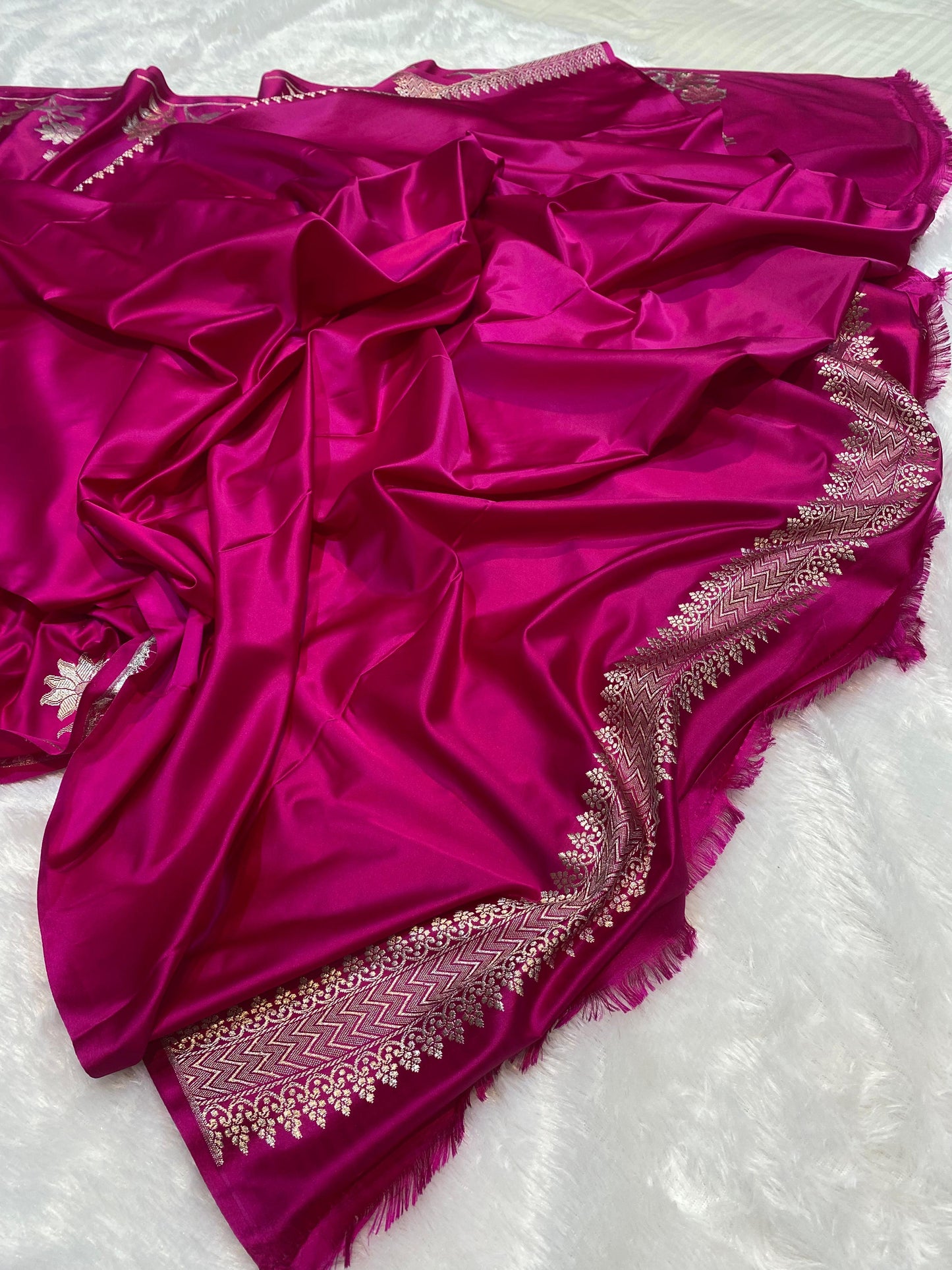 Mashru Silk Saree Pink Mirage Color With Sunflower Buta Border Sona Rupa Zari MSW50