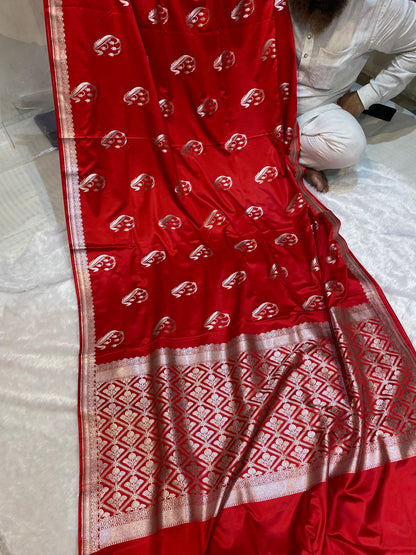 Mashru Silk Saree Imperial Red Glow Color With Floral Border All Over Mango Boota MSW25