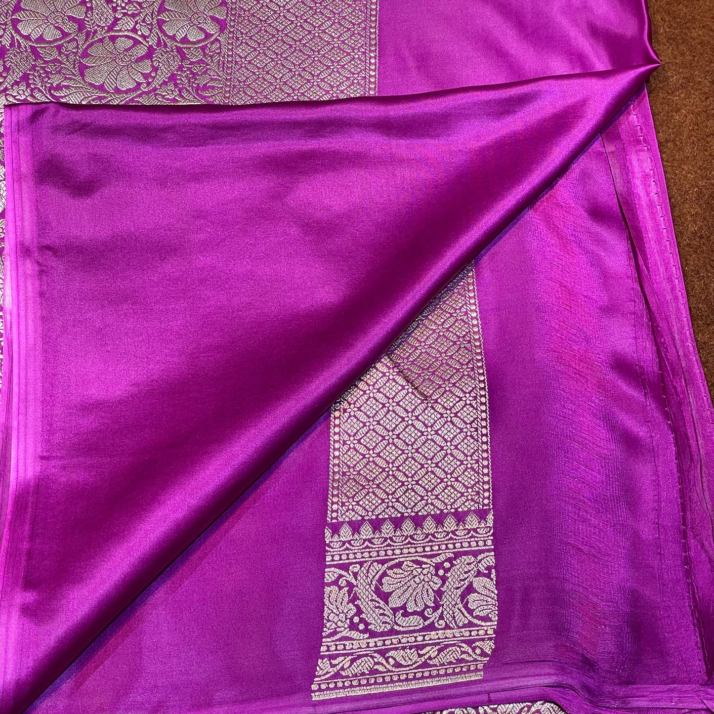 Mashru Silk Saree Magenta Purple Color With Floral Border All Over Floral Boota MSW-106